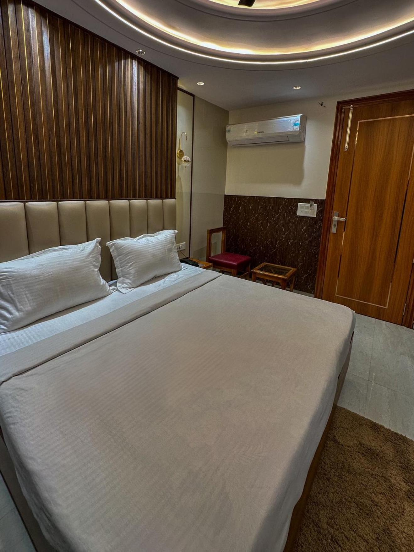 Delhi Delight Premium Bed and Breakfast Νέο Δελχί Εξωτερικό φωτογραφία